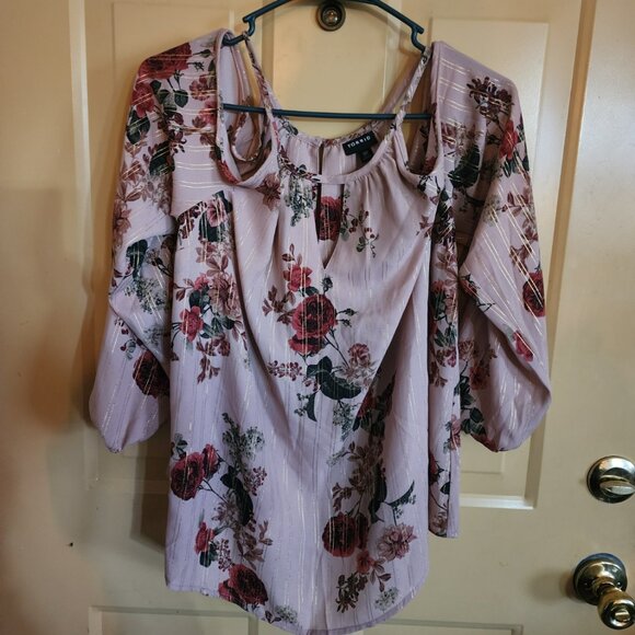Torrid- Cold Shoulder Key Hole Back Floral Blouse - Picture 1 of 5